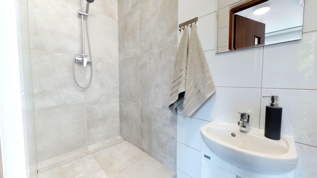 New Whitehouse Rooms Gdansk Bagian luar foto